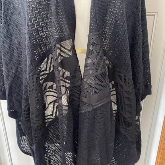 Subtle Luxury Oversized Cardigan Black - Picture 4 of 11